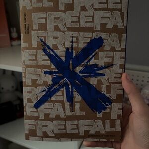 Blue and White freefall Album TXT